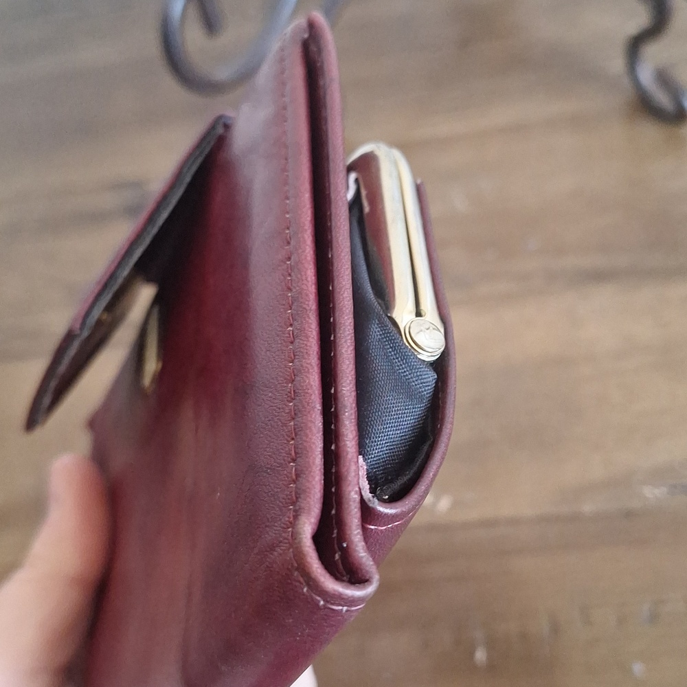Vintage Rolfs Cowhide Wallet | Oxblood Leather Floral Embossed | Rare Key Slots - Picture 13 of 16